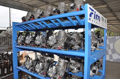 FIM motoren U18 en Academy